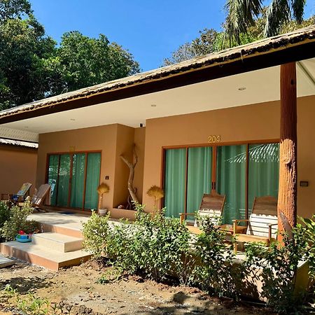 Sunny Cove Beach Resort Koh Phayam رانونغ المظهر الخارجي الصورة